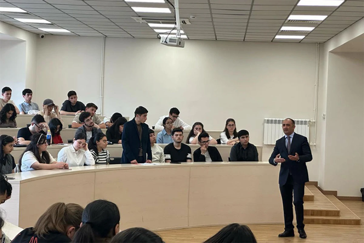 [[Baş Prokurorluğun idarə rəisi]] Qarabağ Universitetinin tələbələri ilə görüşdü