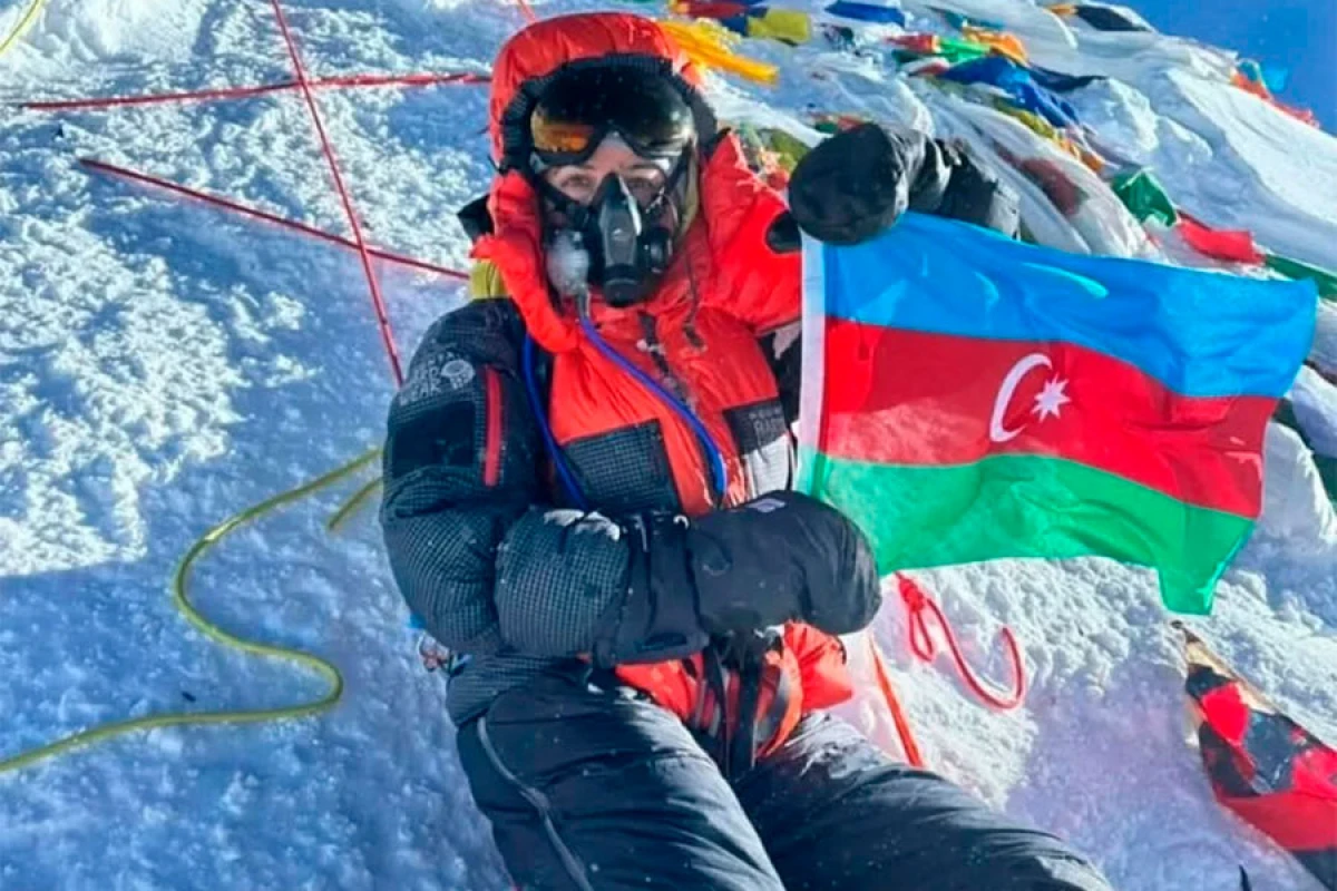 Everesti fəth edən ilk azərbaycanlı qadın: [[Növbəti uğura doğru!]]