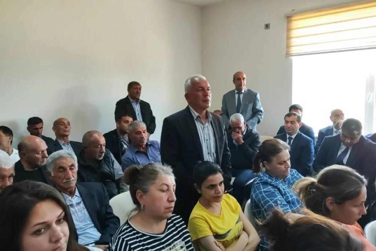 Kolanı kəndində sakinlərin müraciətləri dinlənildi