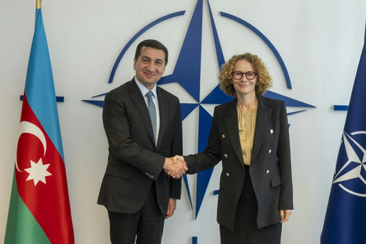 [[Hikmət Hacıyev]] NATO baş katibinin müavini ilə görüşdü
