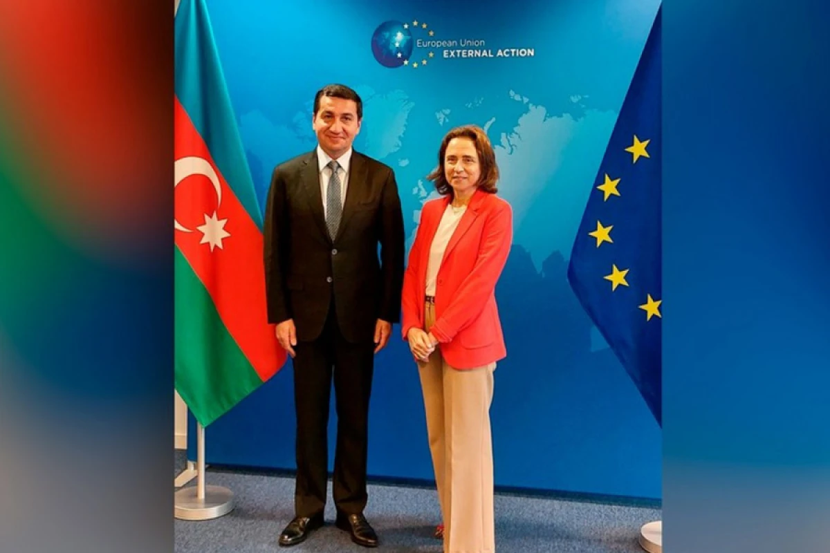 [[Hikmət Hacıyev]] Avropa İttifaqının rəsmisi ilə müzakirə apardı
