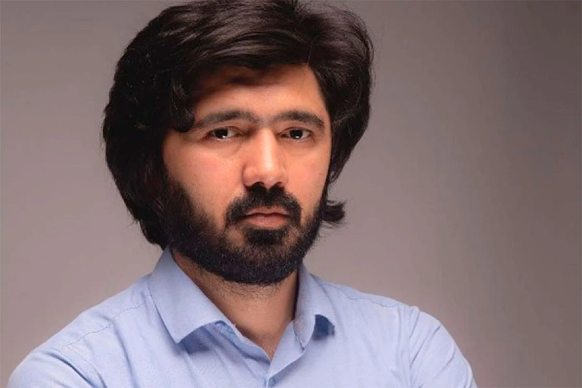 Kəramət Böyükçöldən partiya sədrinə: [[“Gedib soruşun, detektiv əsər oxuyub adam öldürüb?!”]]