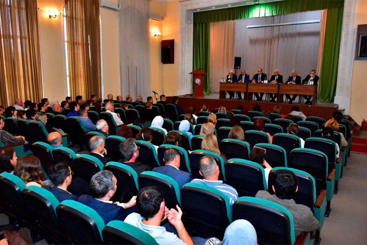 Attestasiya proqramı çərçivəsində [[təhsilverənlərlə maarifləndirici görüşlər]] davam edir