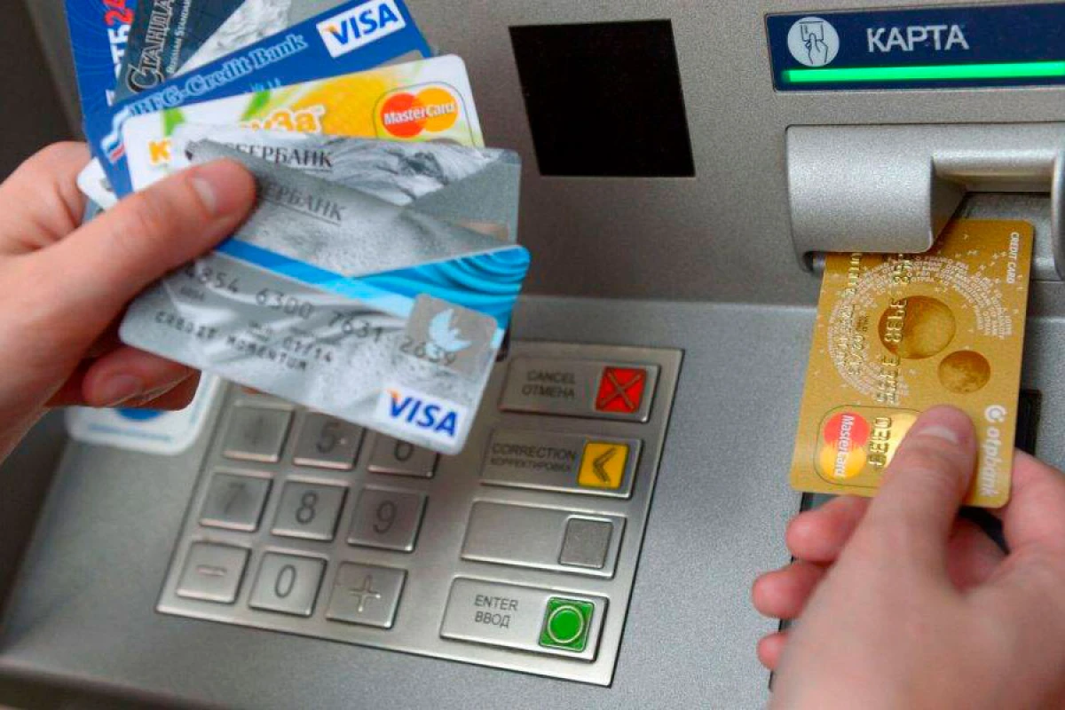 Bank kartlarından [[5 min manata yaxın pul]] oğurlandı