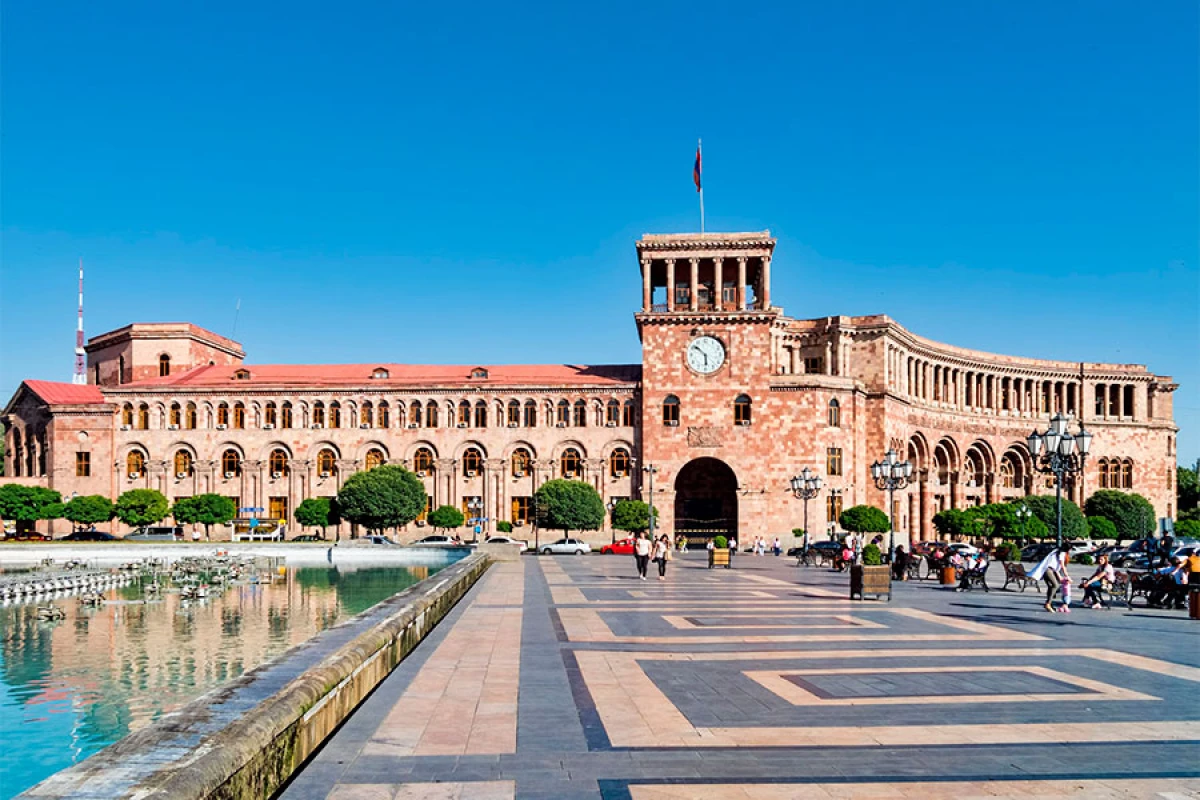 İrəvan qazılığı geri döndü: [[Gələcəyə nə vəd edir?]]