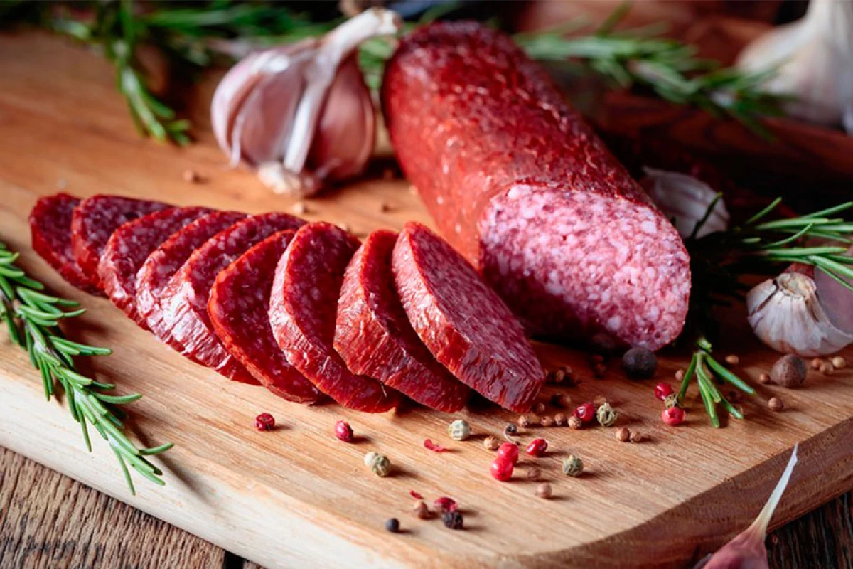 Azərbaycanda [[kolbasa istehsalı 16 % azaldı]]