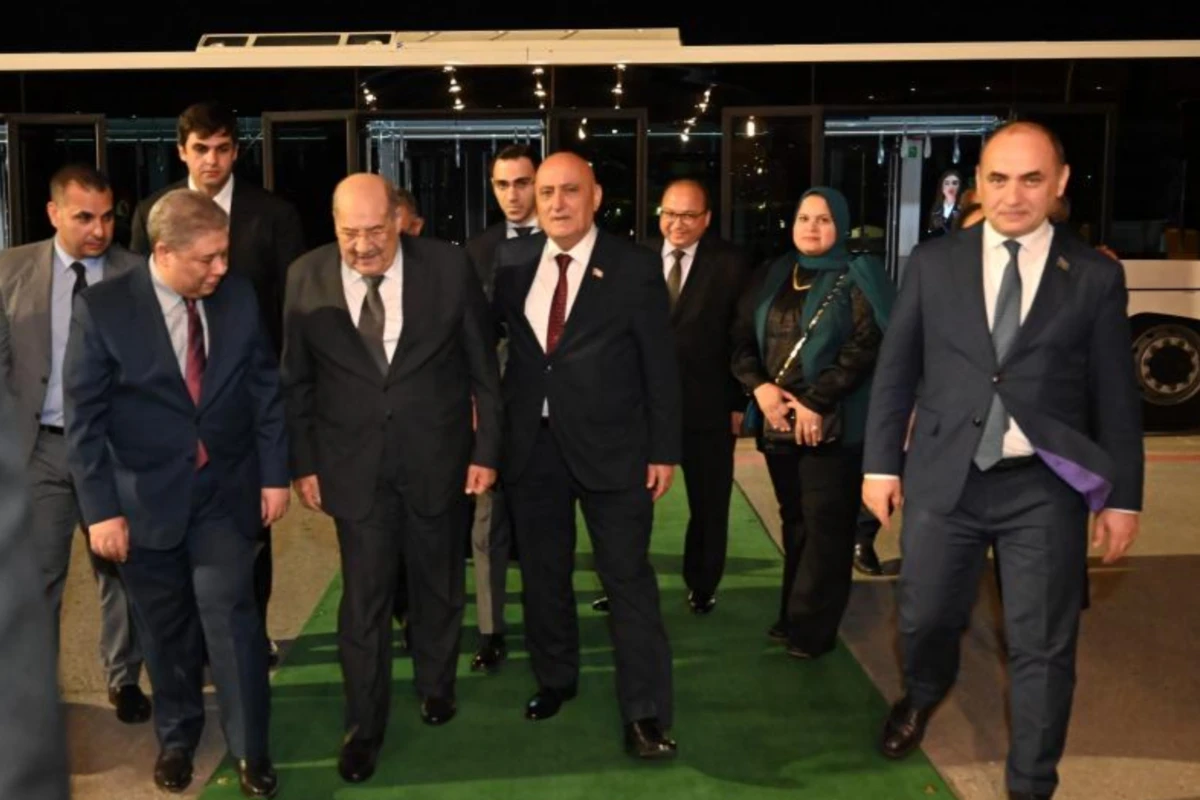 Misir Senatının sədri [[Azərbaycanda rəsmi səfərdədir]]