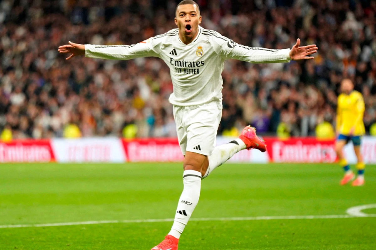 Mbappe [[“Qızıl Buts” mükafatını]] qazandı
