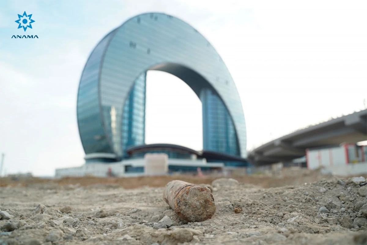 "Port Baku"da aparılan tikinti zamanı [[hərbi sursat]] aşkarlandı