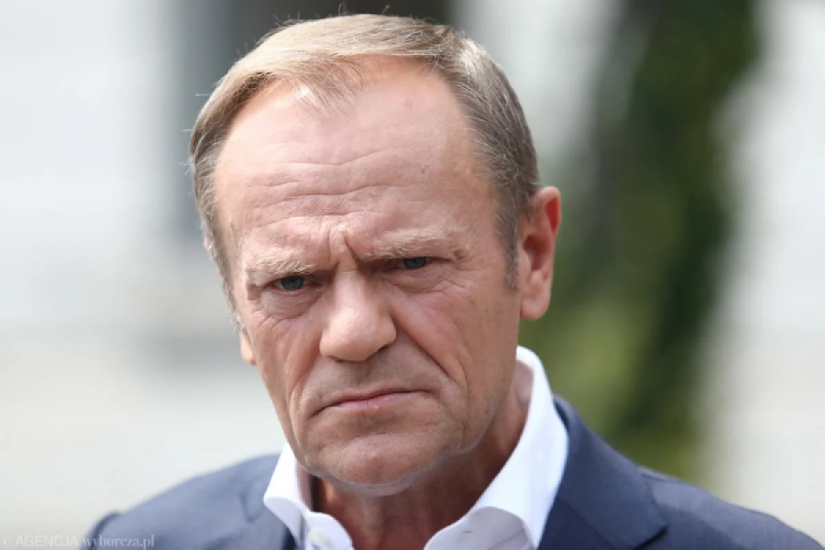 [[Tusk:]] “Ukraynanın bərpasından böyük gəlir əldə etmək istəyirik”