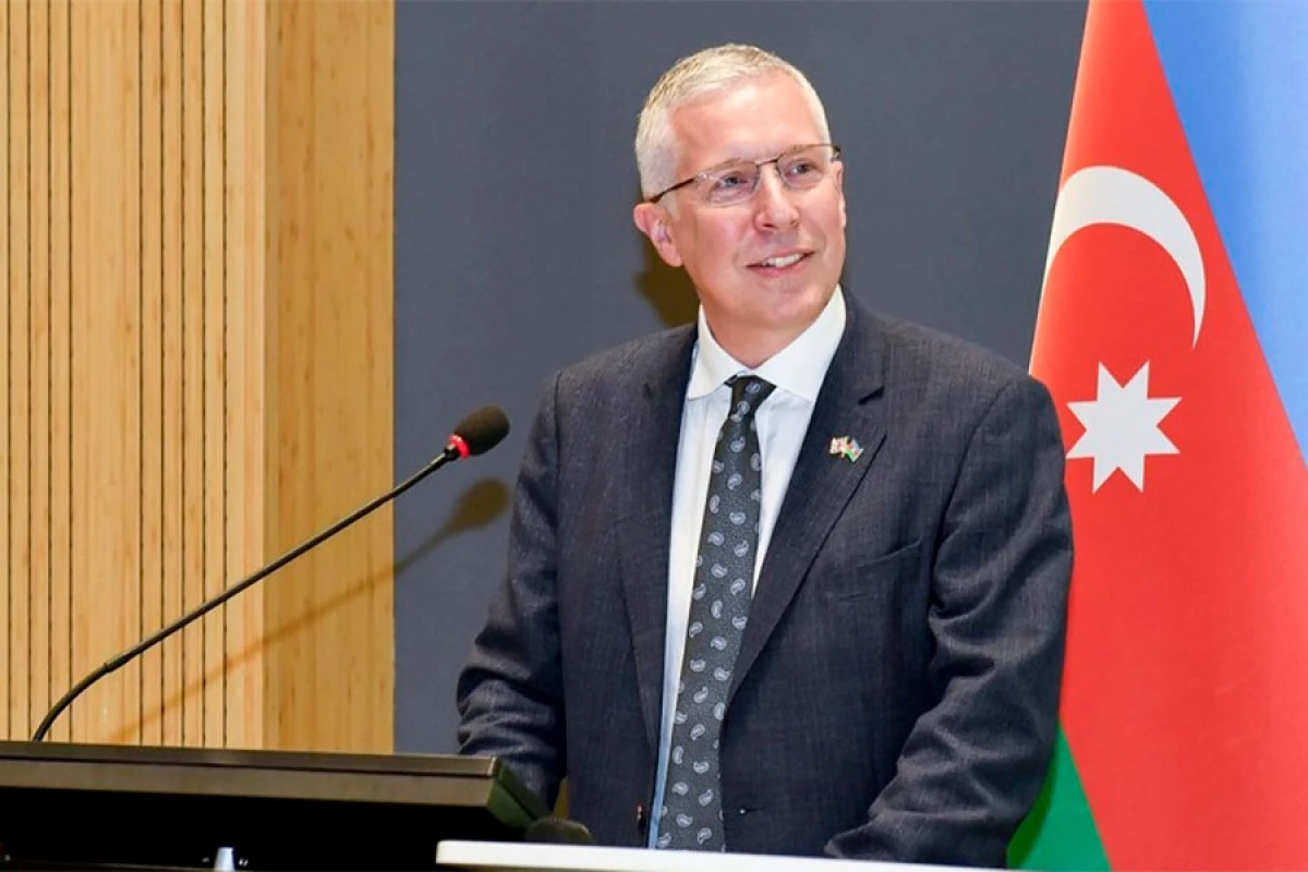 Britaniya səfiri [[Azərbaycanı Müstəqillik Günü ilə bağlı]] təbrik etdi