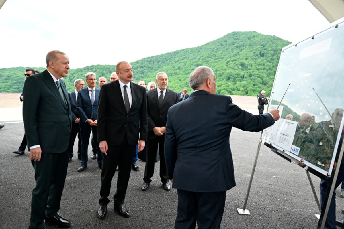 Azərbaycan və Türkiyə prezidentləri Kəlbəcər-Laçın avtomobil yolunda görülən tikinti işləri ilə tanış oldular [[- YENİLƏNDİ]]