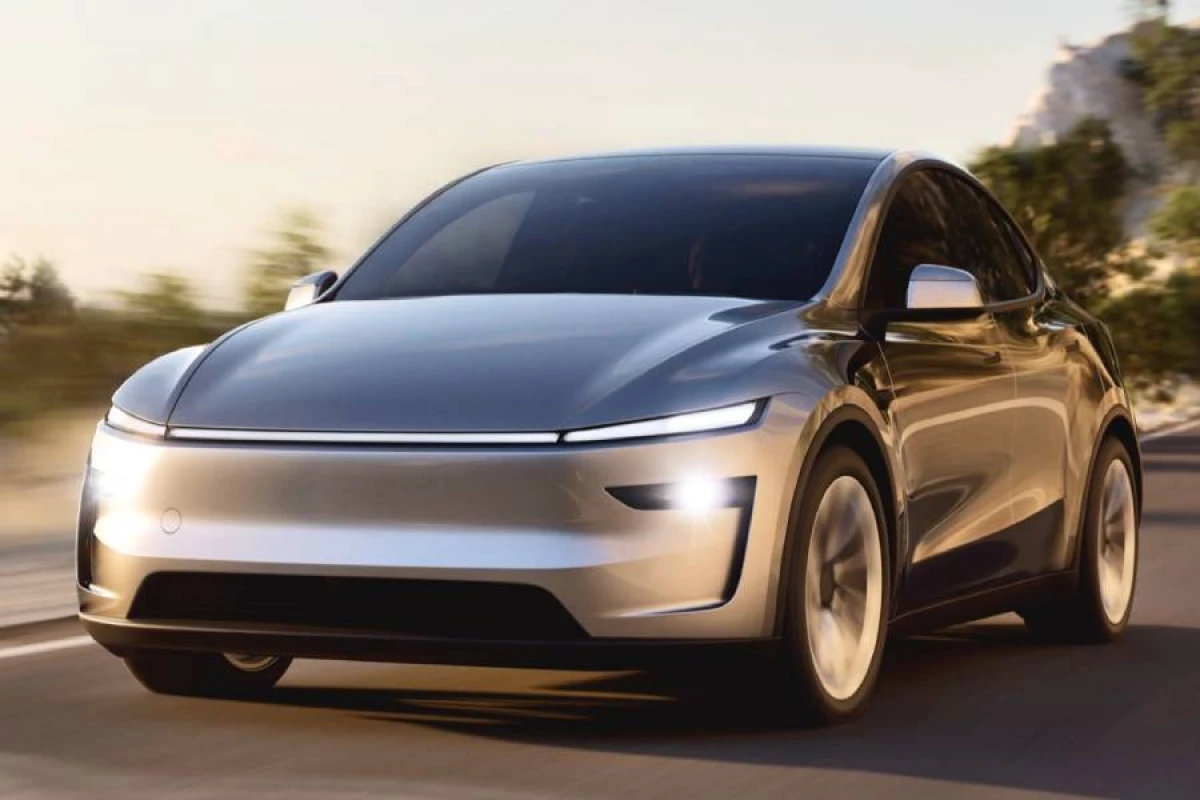 Mask "Tesla"nı [[sınaqdan keçirir]]