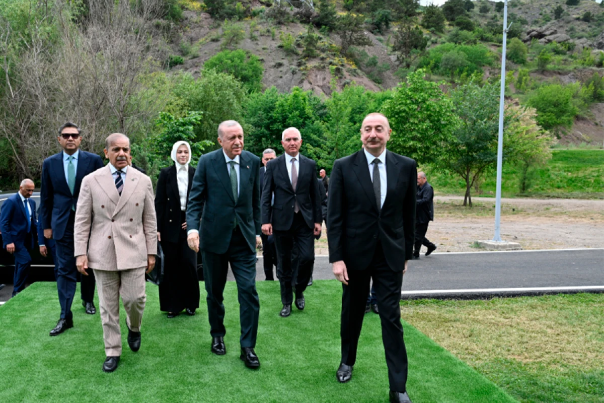 Azərbaycan-Türkiyə-Pakistan: [[Qardaşlığın mesajı!]]
