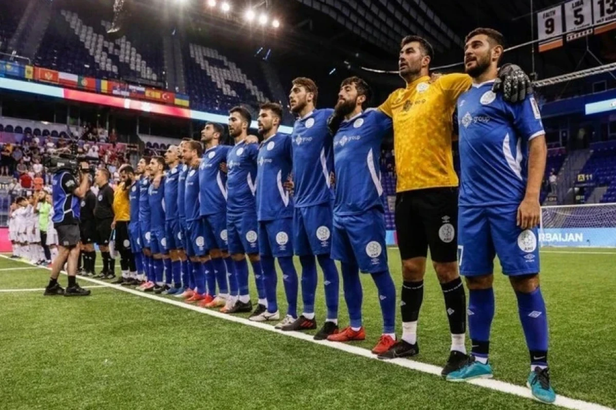 [[Minifutbol millimiz İngiltərəyə]] qalib gələrək yarımfinala yüksəldi