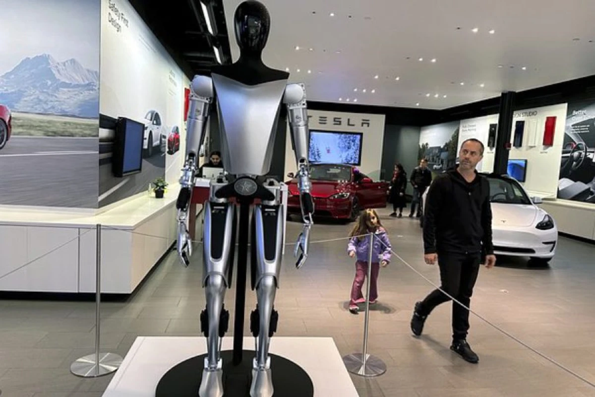 “Tesla”nın baş mühəndisi istefa verdi