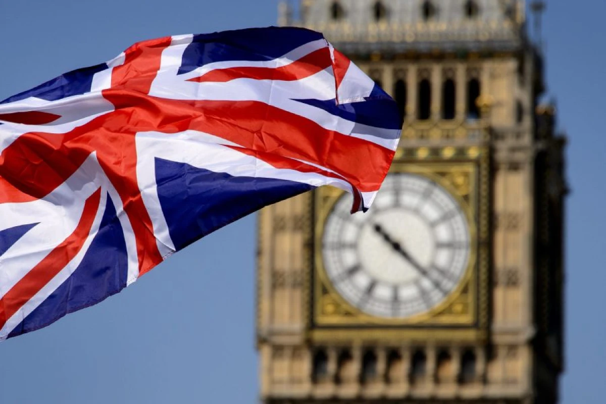 Britaniya Ukraynaya [[maddi və hərbi]] yardım edəcək