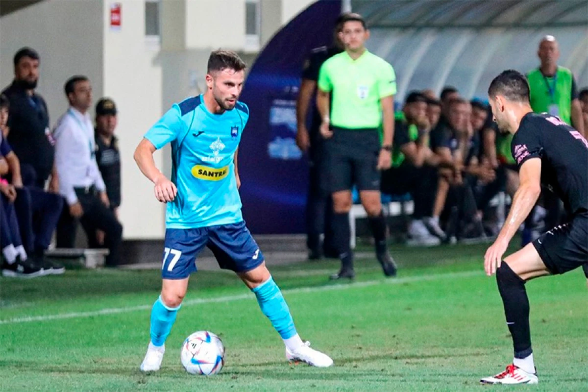 “Zirə” daha [[iki futbolçusu ilə]] vidalaşdı