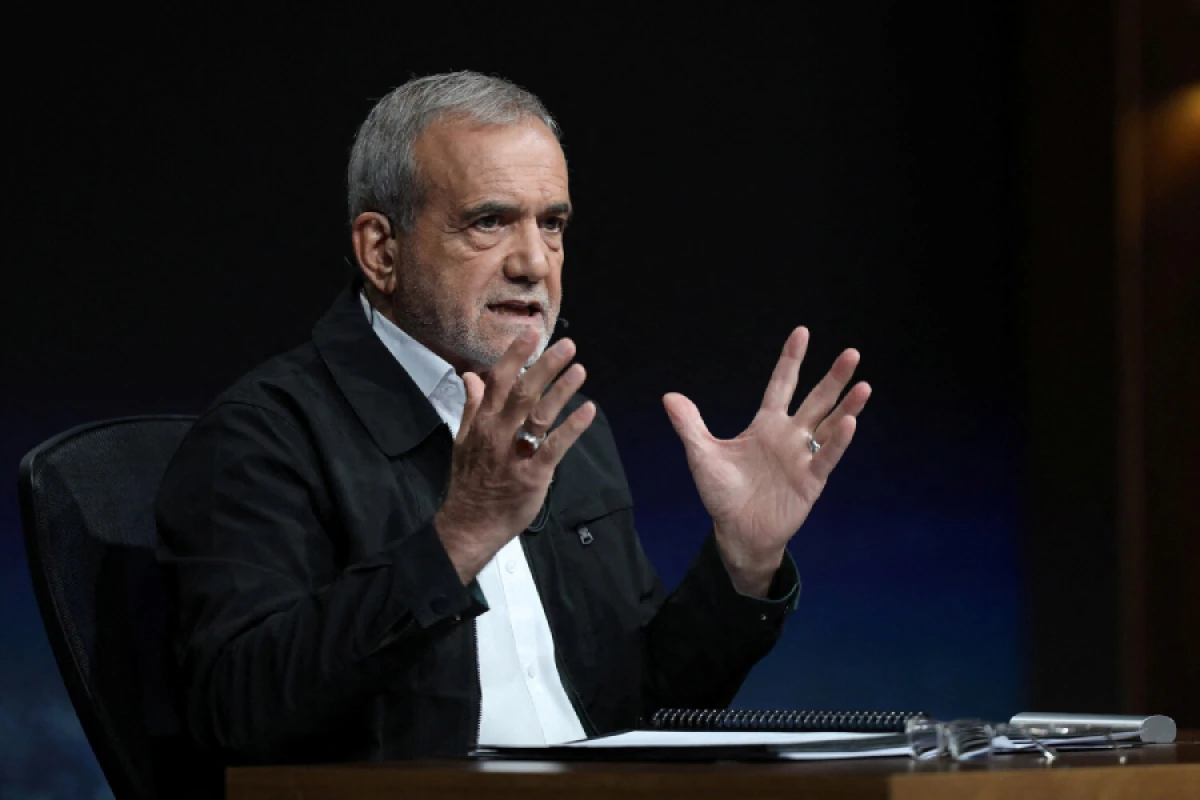 [[Pezeşkian:]] "Tehran nüvə silahına can atmır"