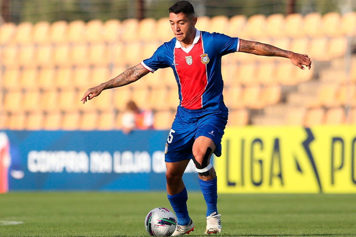 Məşhur klubun [[futbolçusu]] Bakıya gəlir