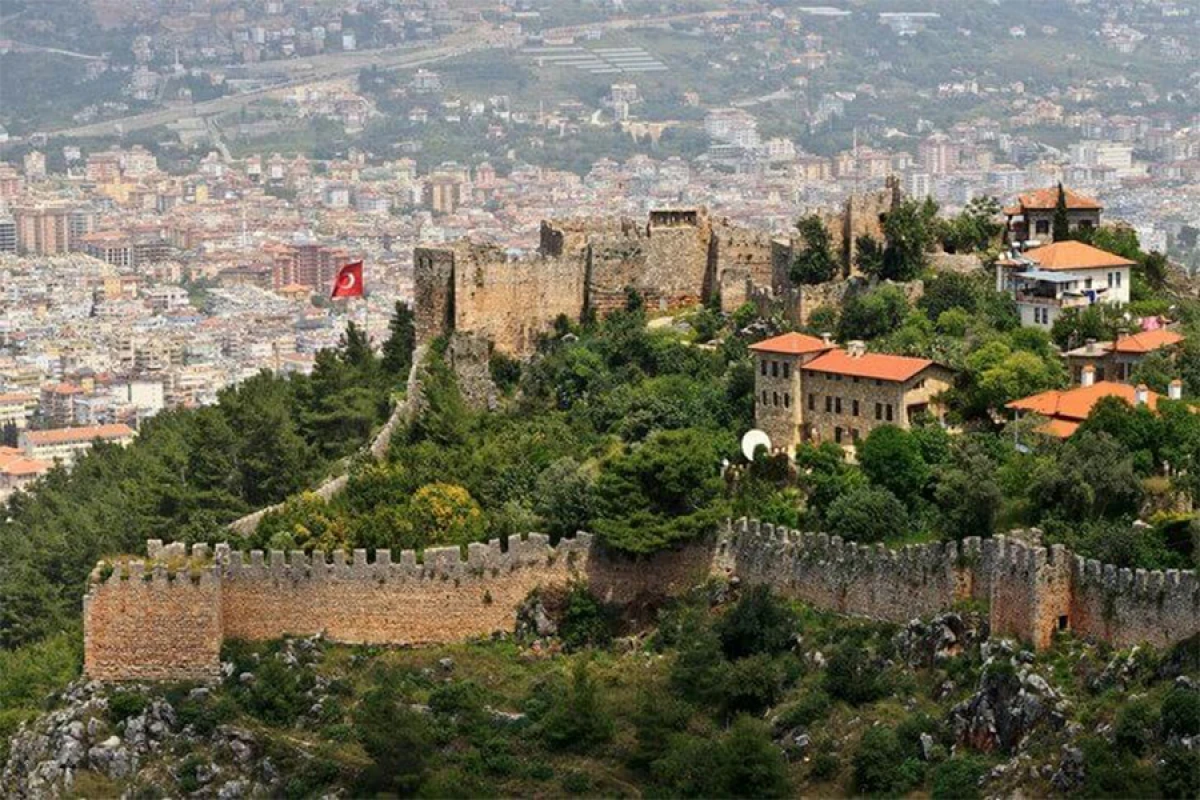 Alanya Türkiyənin [[turizm cazibə mərkəzinə]] çevrilir