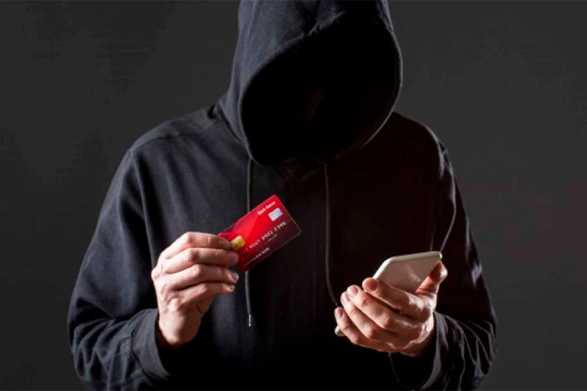 Bank kartlarından [[oğurlanan]] məbləğ açıqlandı