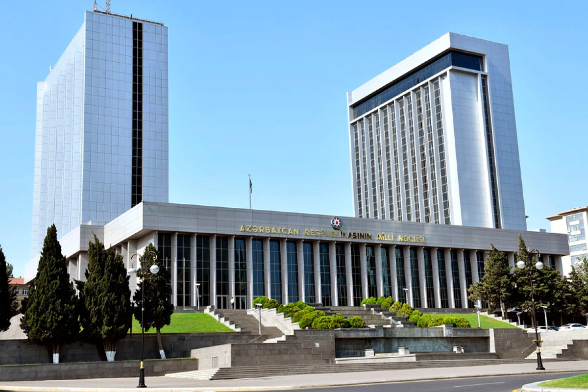 Milli Məclisin [[növbəti plenar iclası]] başladı