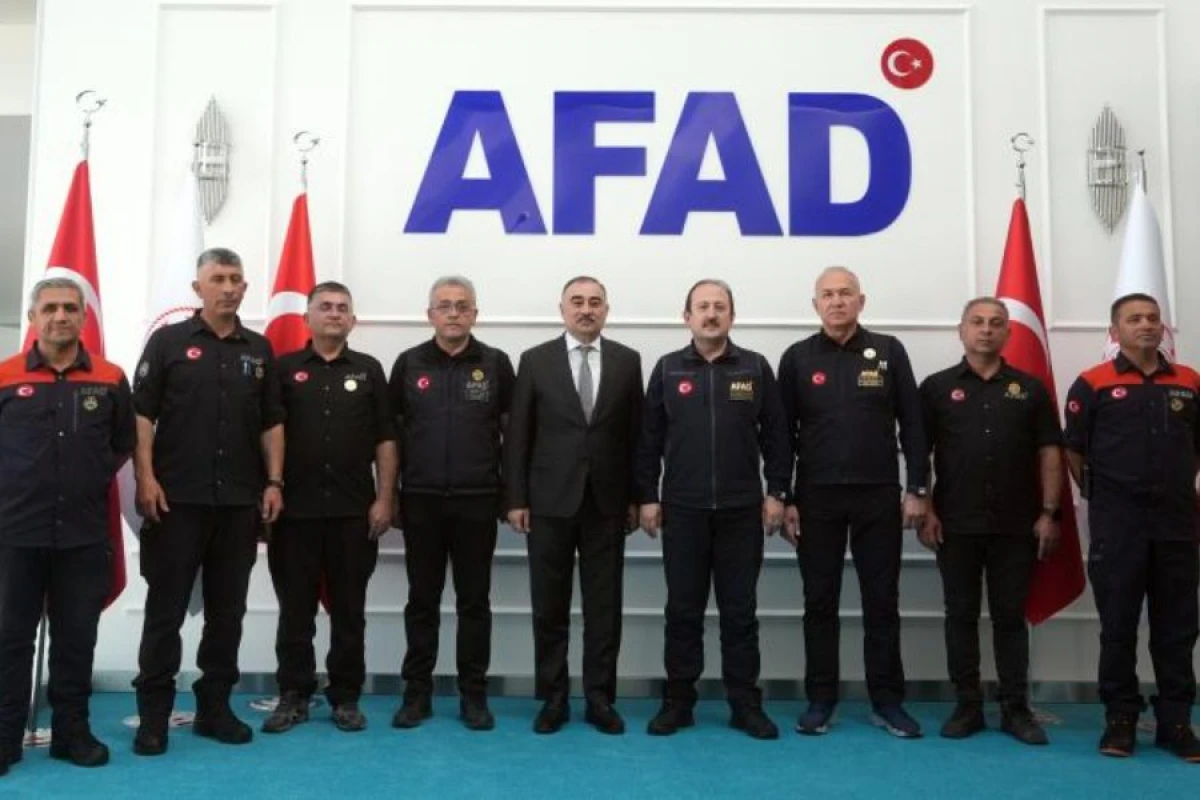 Azərbaycandan AFAD-a [[əməkdaşlıq nişanı]]