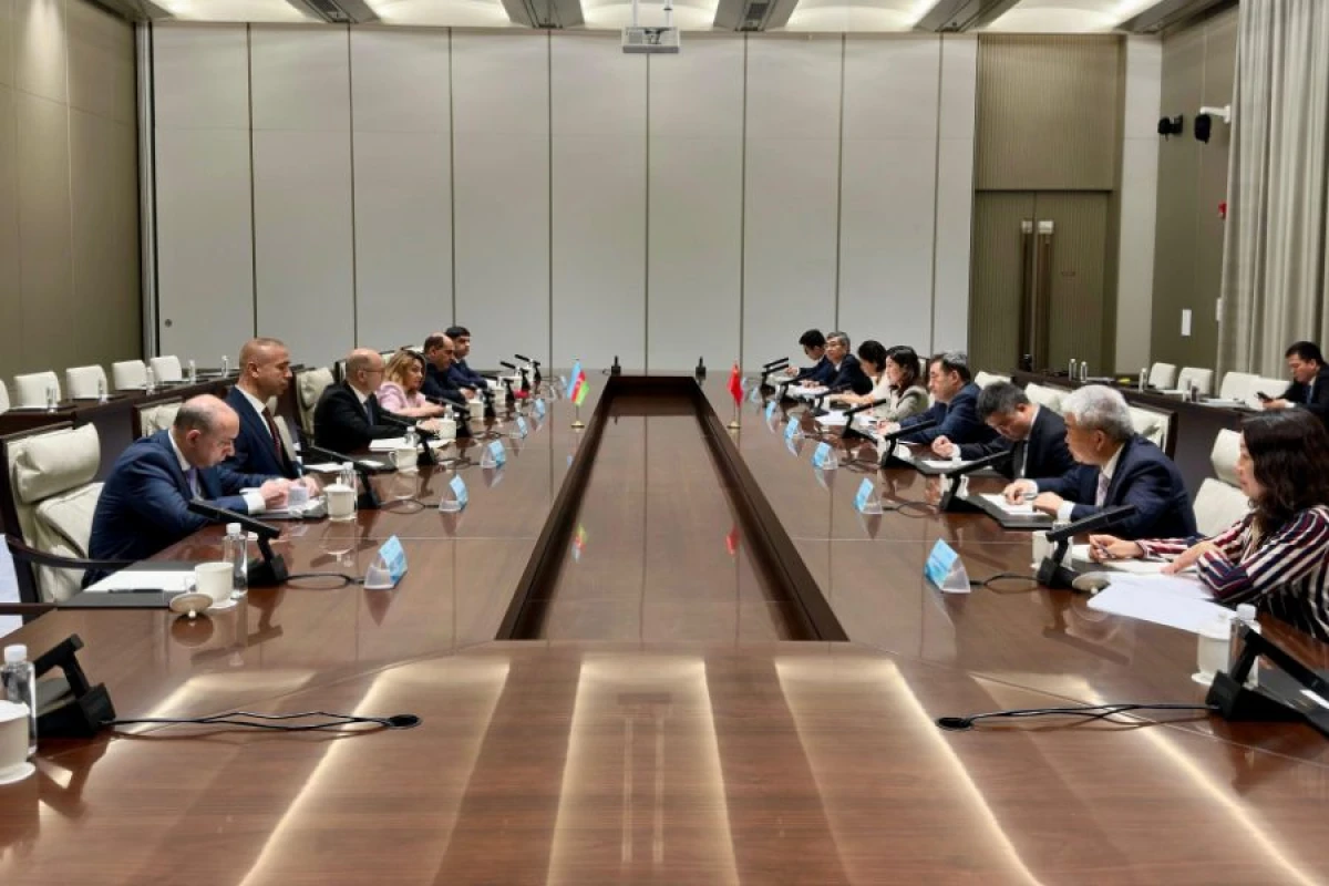 [[Pərviz Şahbazov]] Çinin Milli Enerji Administrasiyasının rəhbəri ilə görüşdü