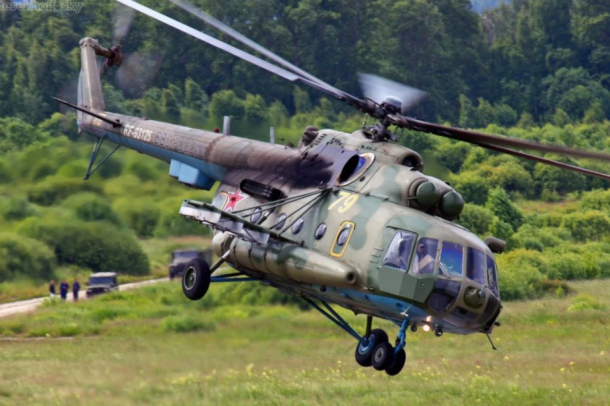 "Mi-8" helikopteri məcburi eniş etdi