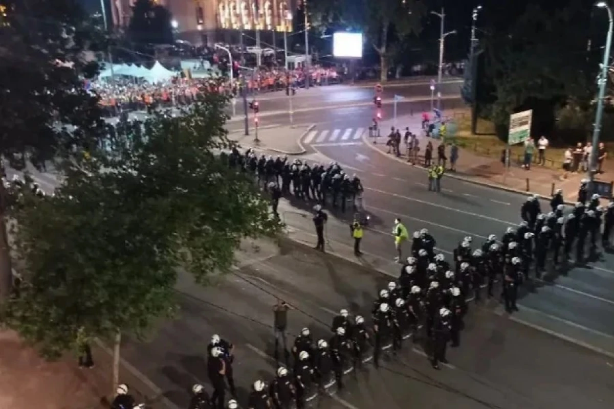 Belqradda etirazlar zamanı [[48 polis]] yaralandı