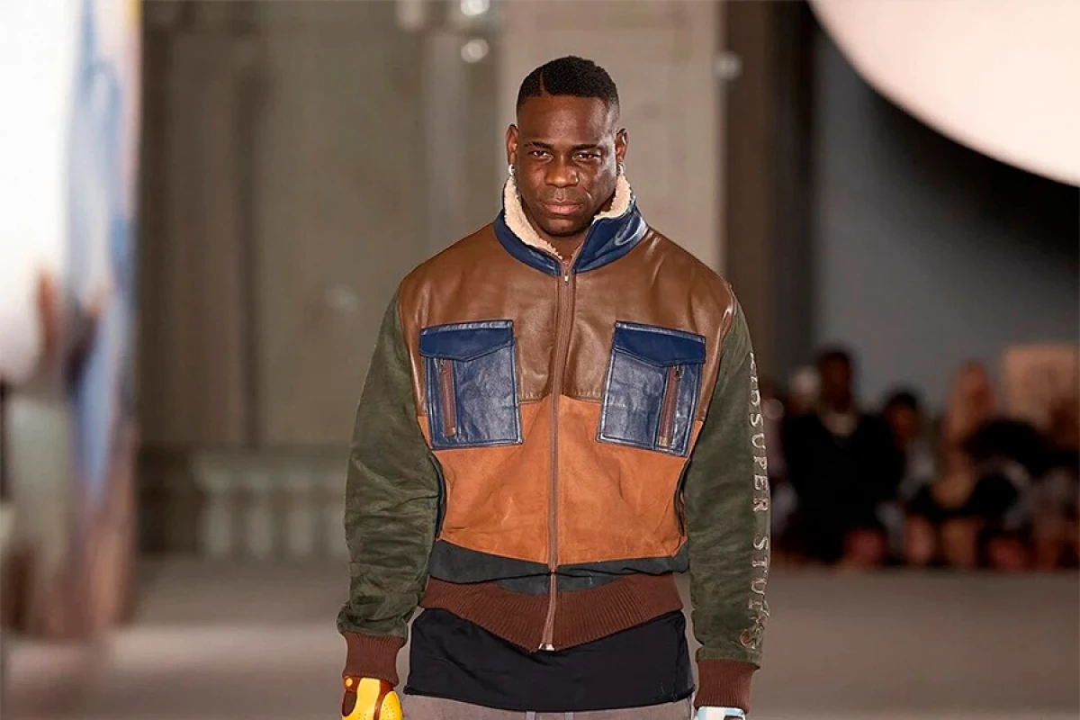 Balotelli futbolu [[şouya]] dəyişdi