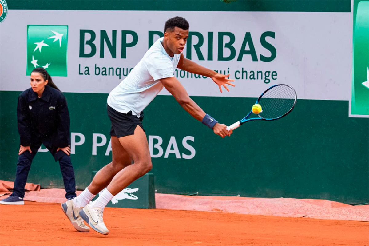 21 yaşlı tennisçi [[rekord]] qırdı