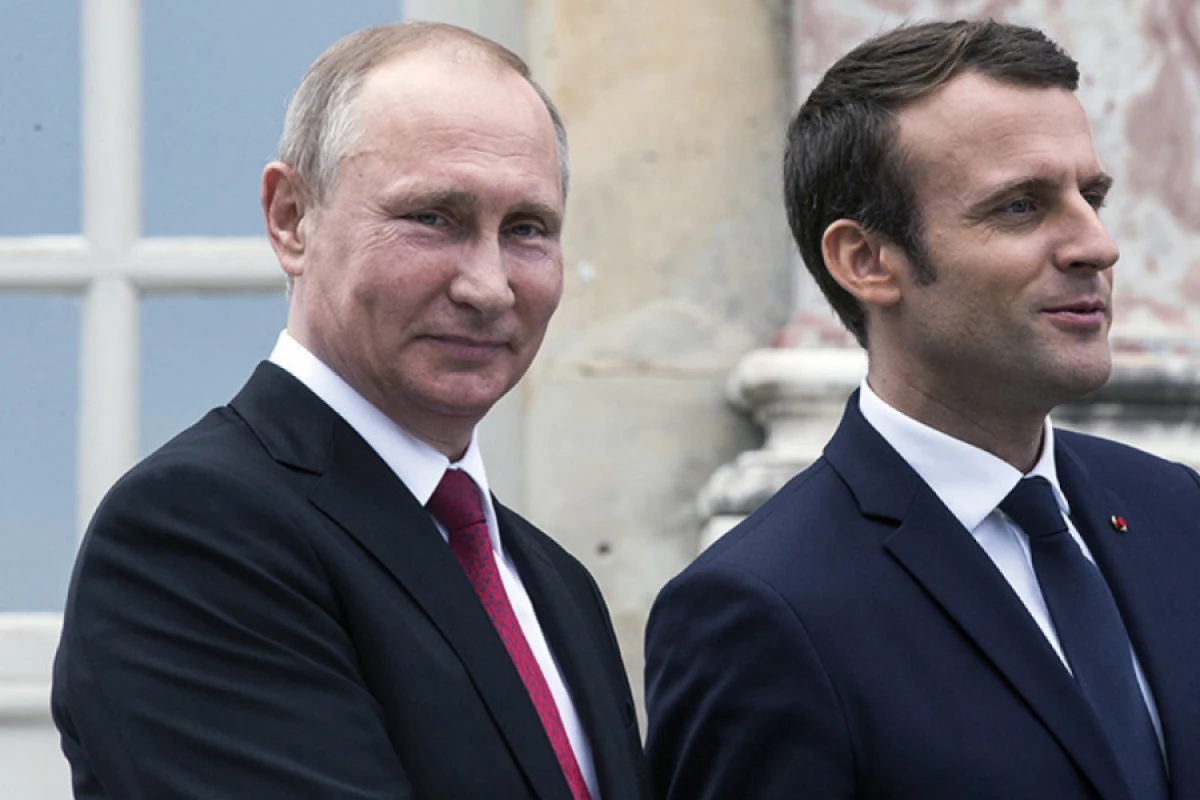 [[Putin Makronla]] telefon danışığı apardı
