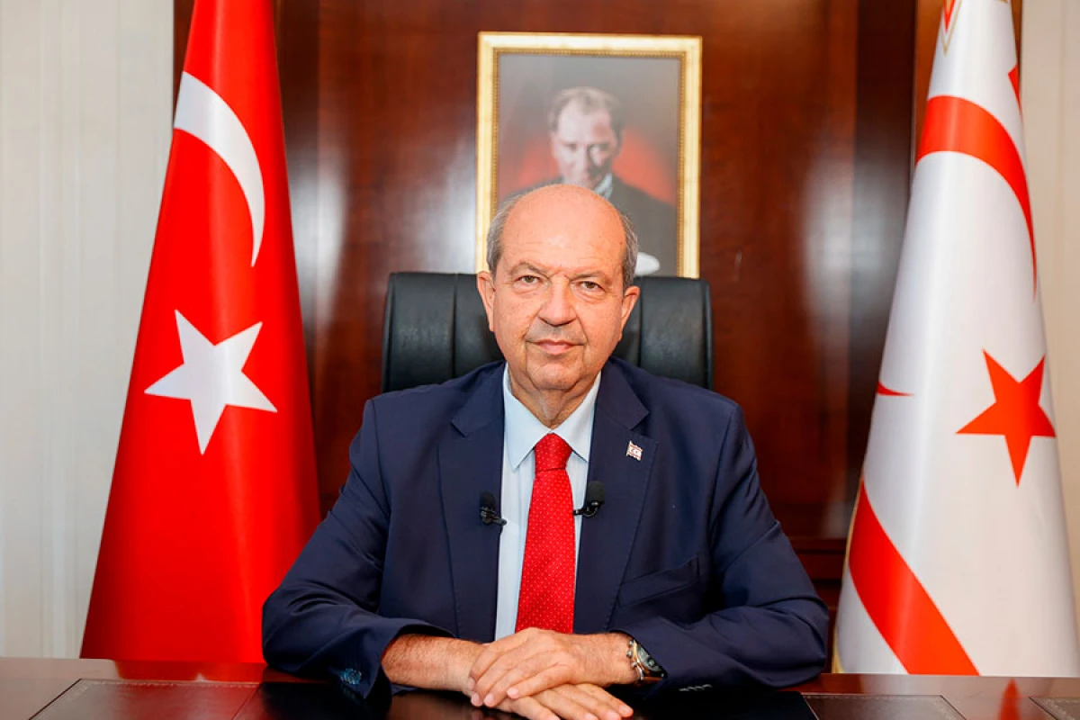 Ersin Tatara [[Fəxri Doktor Diplomunun]] təqdim edilməsi mərasimi keçirilir