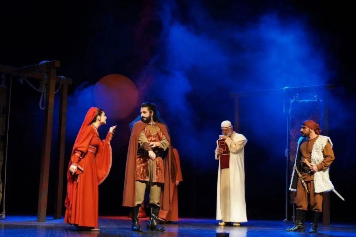 “Dar ağacı” tamaşasının [[ictimai baxışı keçirildi]]