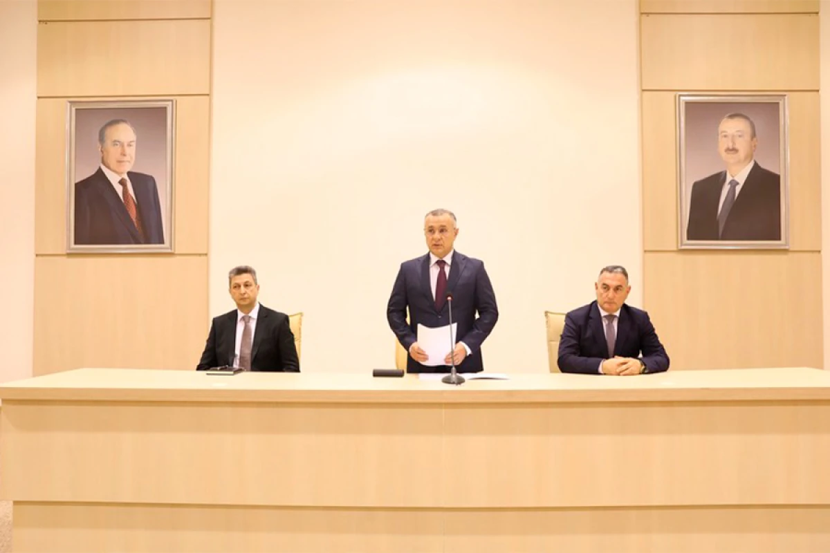 Səhiyyə naziri institutun [[yeni rektorunu]] kollektivə təqdim etdi