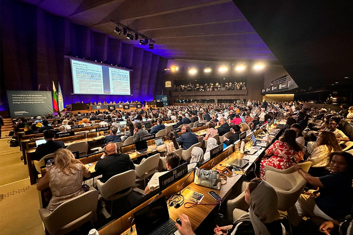 Azərbaycanın daha iki abidəsi [[UNESCO-nun Dünya İrsinin İlkin Siyahısına]] daxil edildi