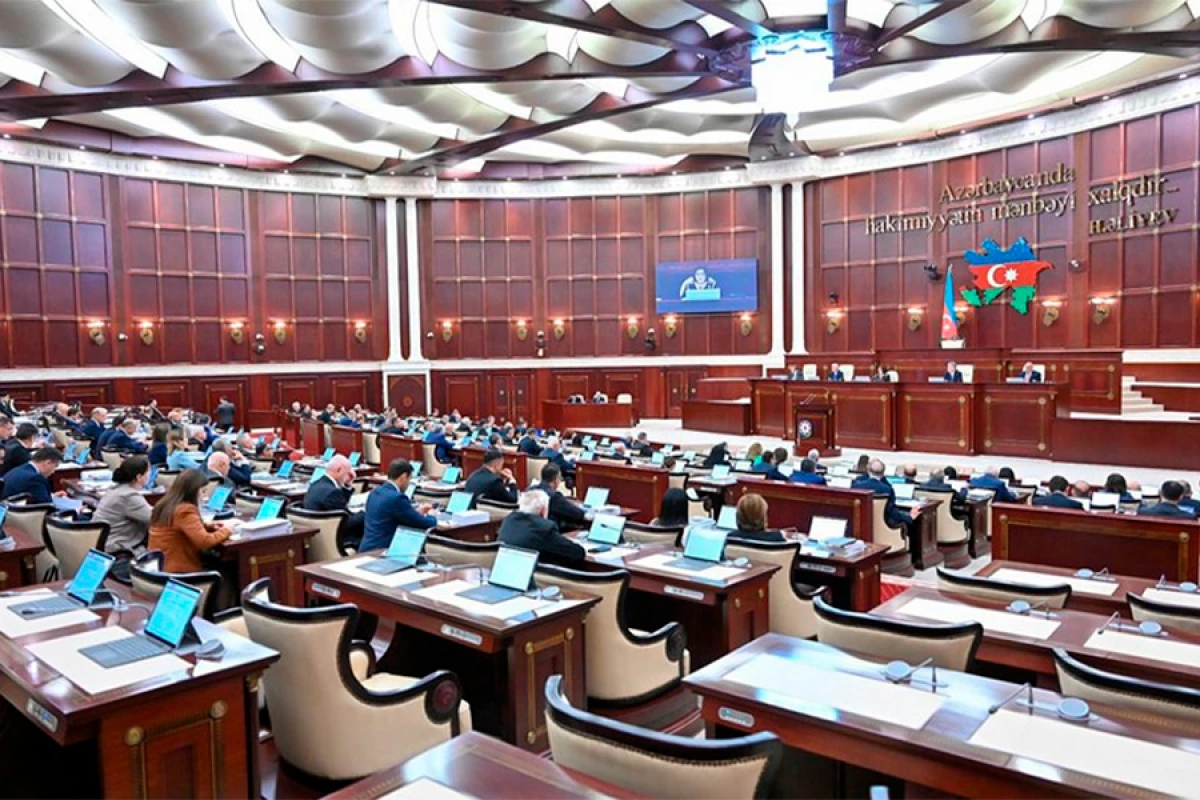 Milli Məclisin [[növbədənkənar sessiyasının sonuncu iclası]] başladı