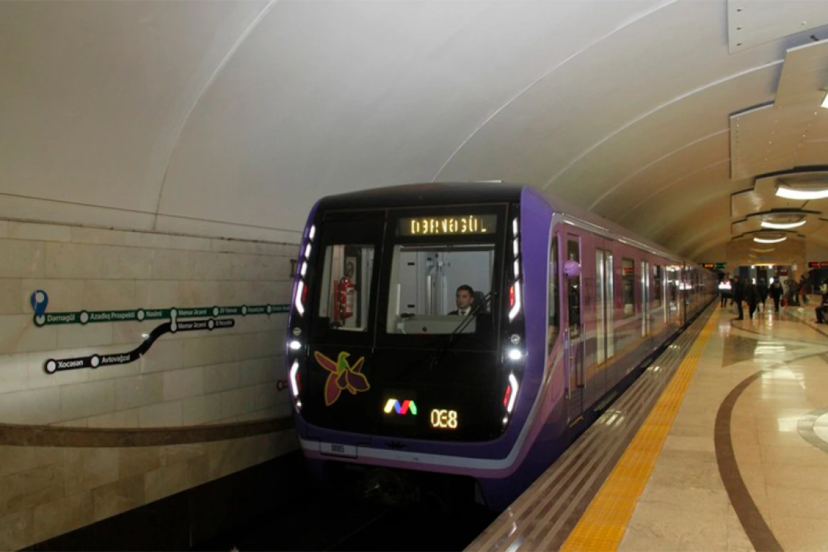 Bakı metrosundan [[istifadə edənlərin sayı]] azaldı