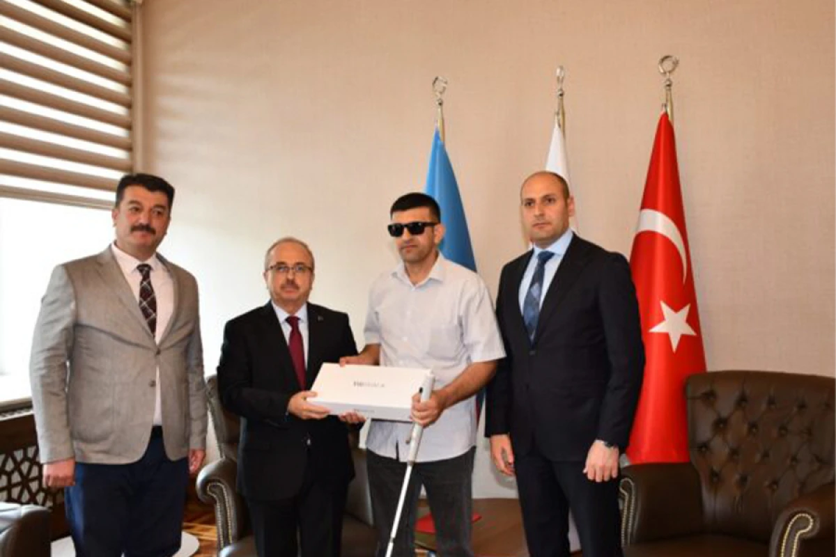 TİKA-dan [[görmə məhdudiyyətli Qarabağ qaziləri üçün]] “ağıllı ağac” dəstəyi