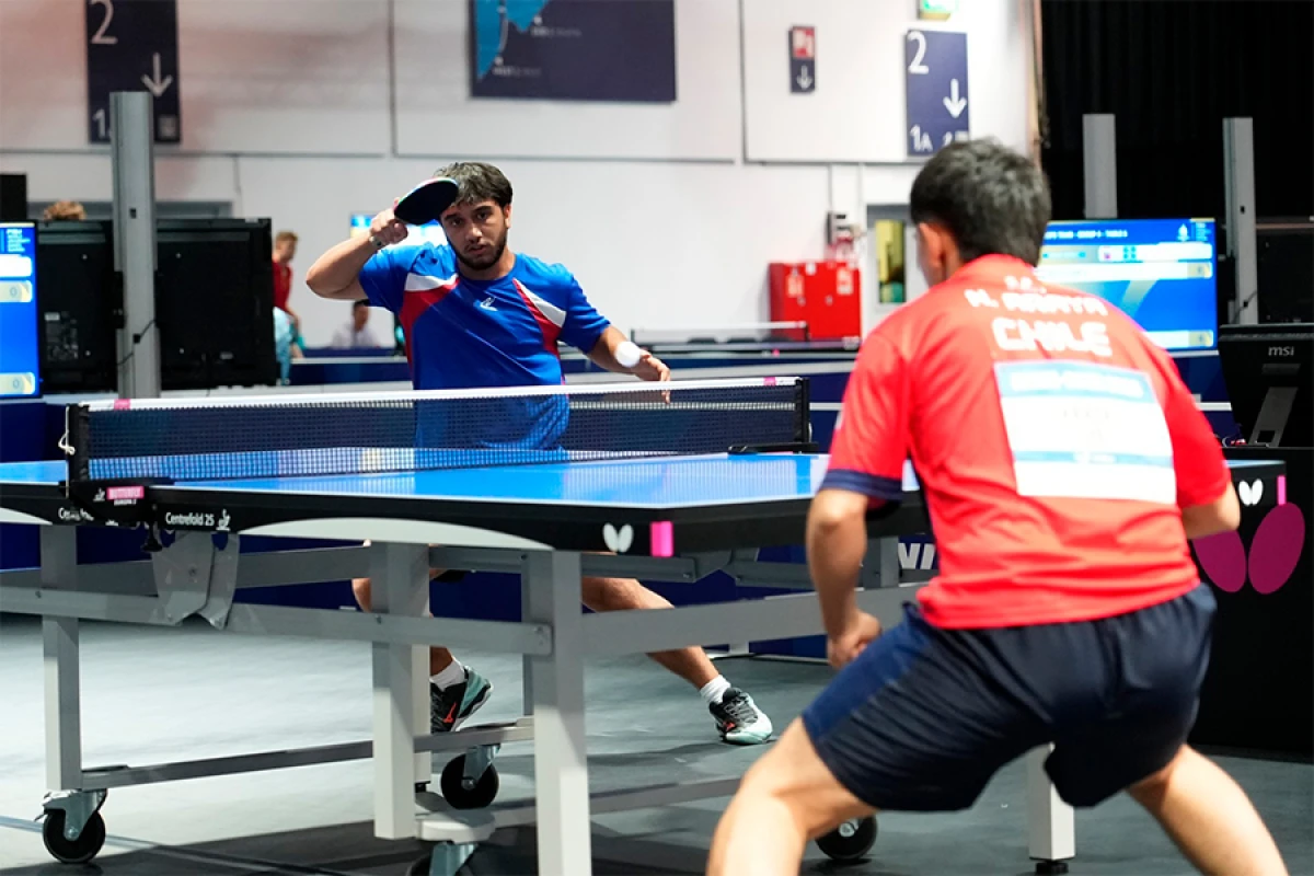 Stolüstü tennis yığmalarımız [[çıxışlarını]] başa vurdu