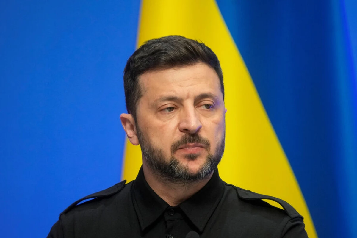 Zelenski [[16 yeni səfir]] təyin etdi