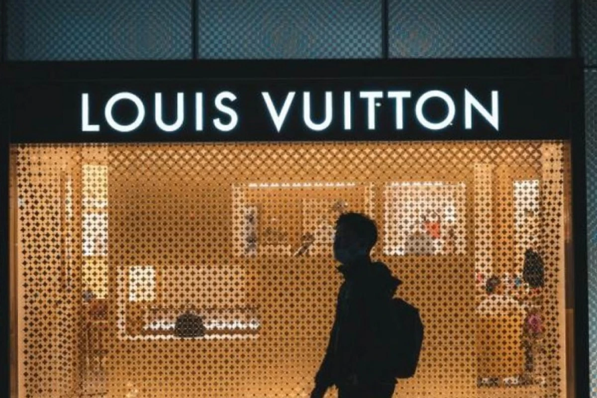 Məşhur moda evi 1 milyard dollara satılır