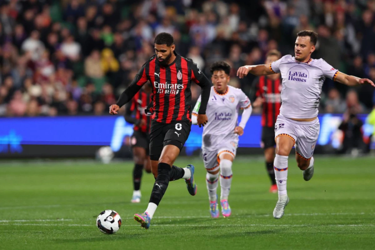 "Milan" Avstraliya klubunu [[darmadağın etdi]]