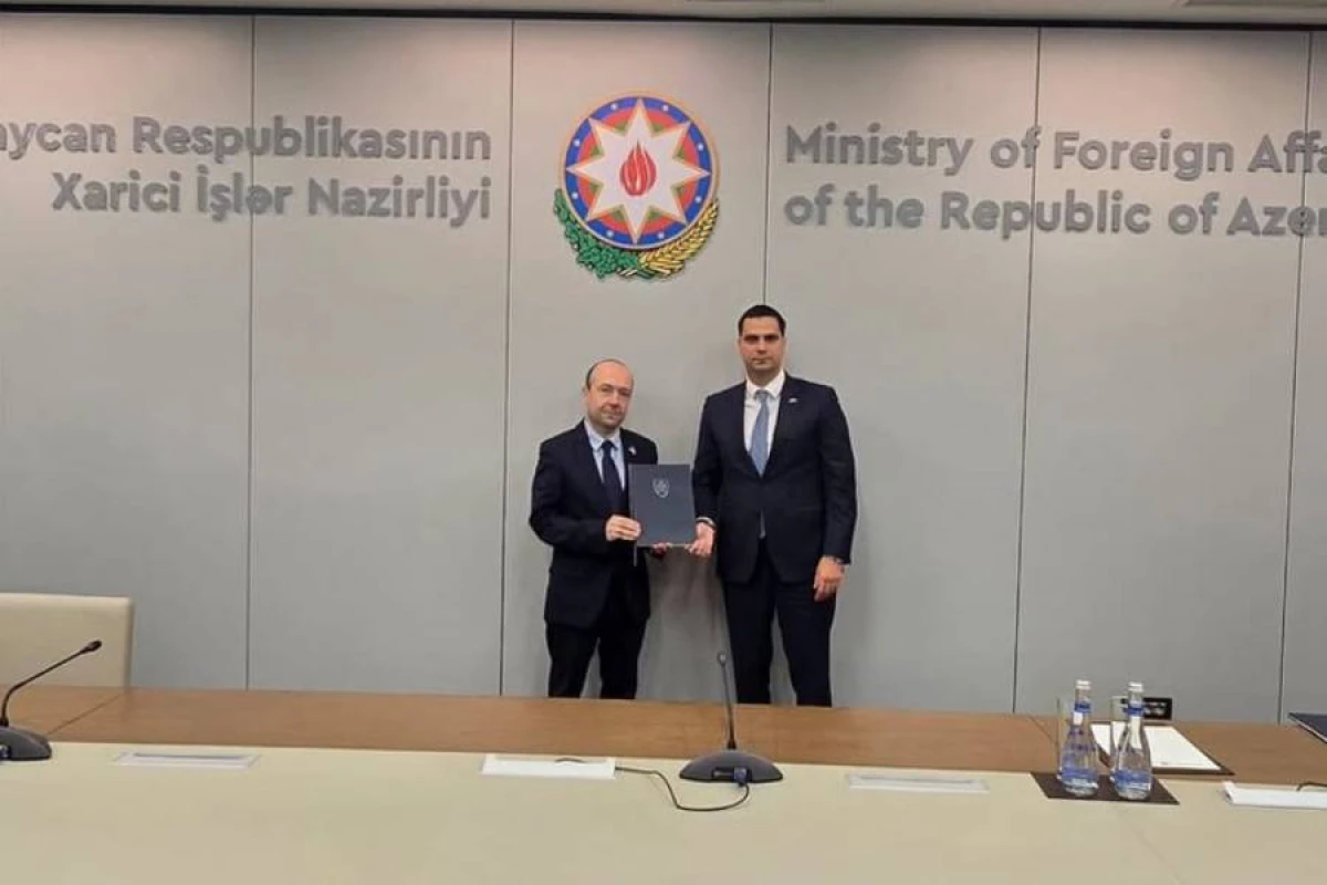 Slovakiya səfiri etimadnaməsinin surətini təqdim etdi