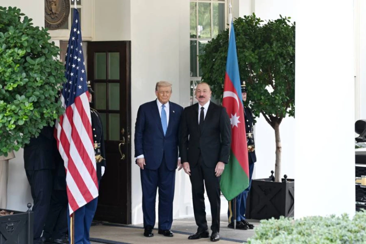 [[Prezident İlham Əliyev]] Donald Trampla görüşmək üçün Ağ Evə gəldi