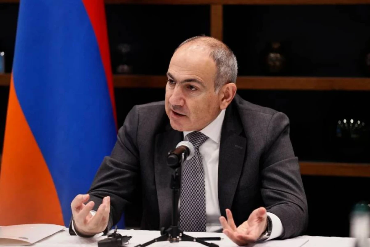 Paşinyan yenidən [[məzuniyyətə çıxır]]