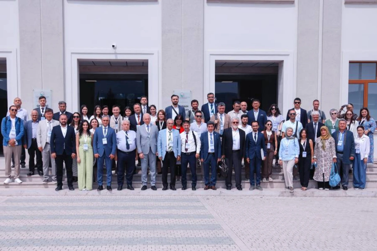 Qarabağ Universiteti 7-ci Türkoloji Yay Məktəbinə ev sahibliyi edir