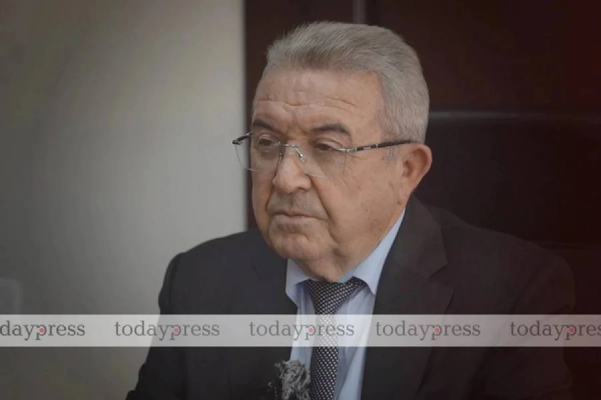 [[Misir Mərdanov:]] “Hamı evinə yaxın məktəbdə işləsə, ucqar kəndlərə kim gedəcək?”